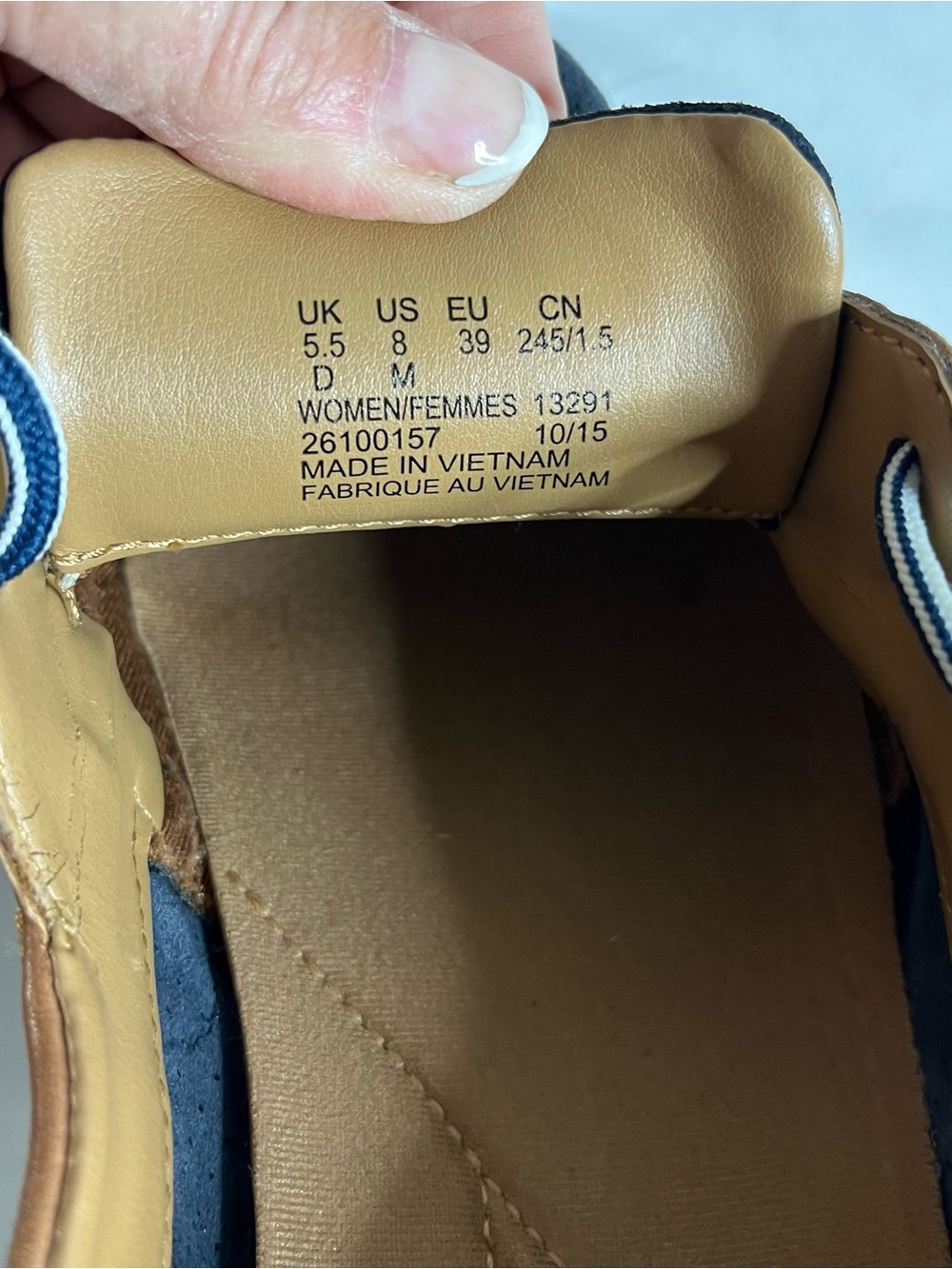 Clarks Navy and Brown Women’s Boat Shoes with Contrast Laces - Picture 7 of 12